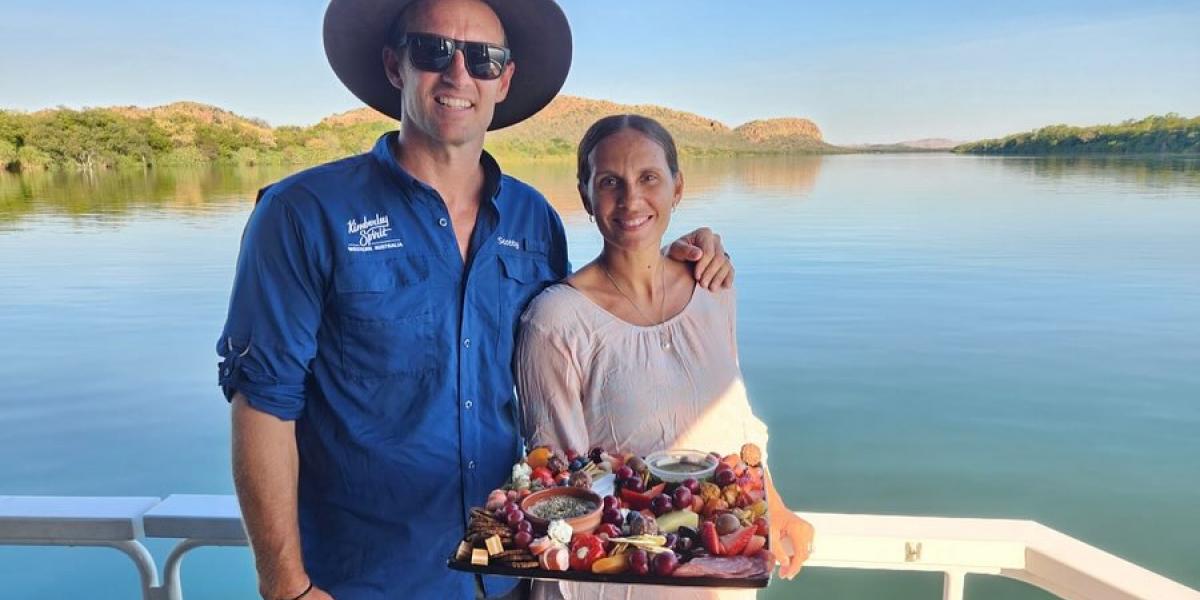 Houseboat Hosts Lake Kununurra