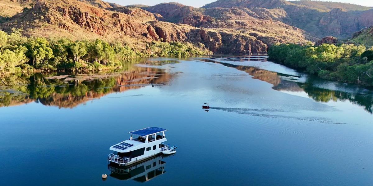 Lake Kununurra Houseboat